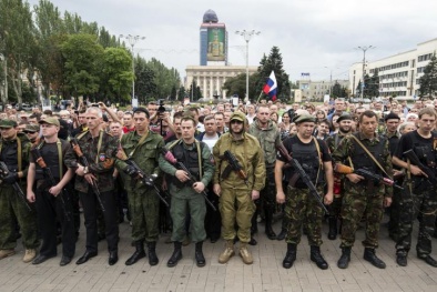 Tình hình Ukraine mới nhất: Lực lượng ly khai thân Nga bất chấp lệnh ngừng bắn